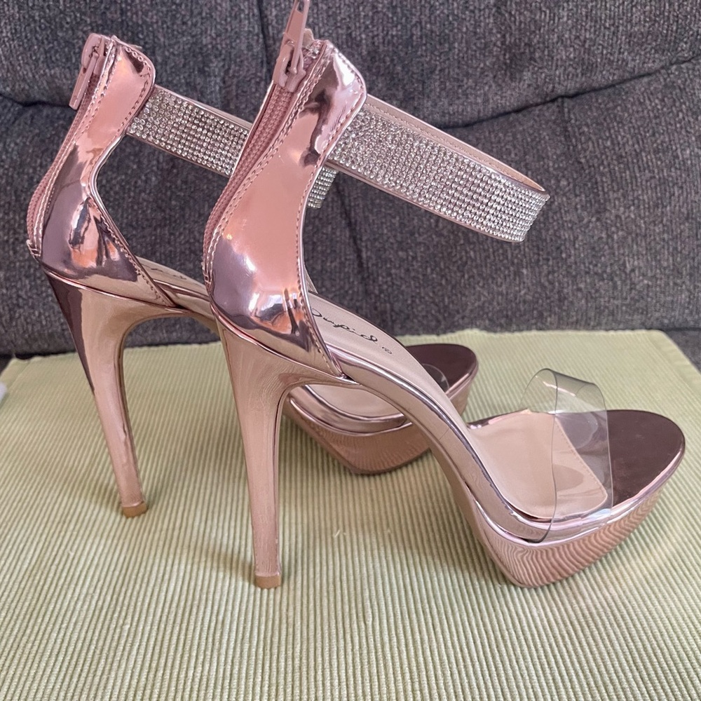 Qupid Sandals